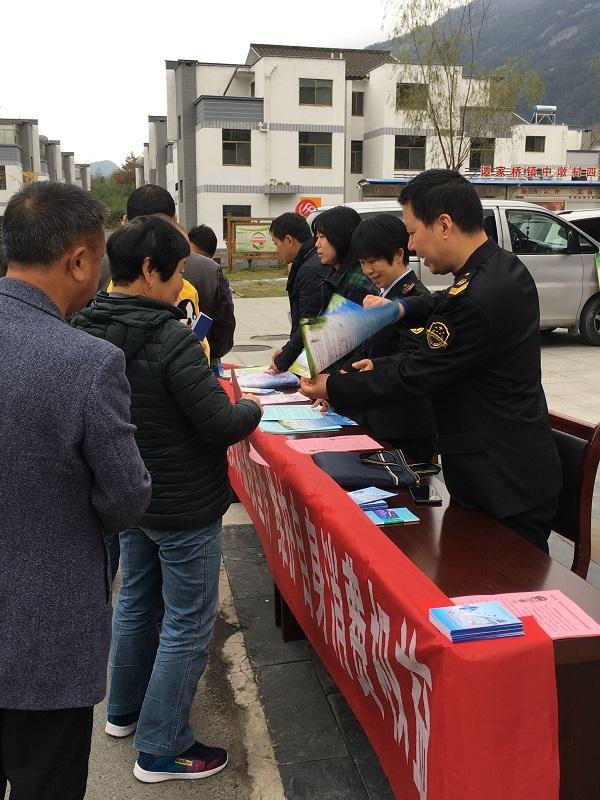 新澳门与香港2025最新款免费,社会释义、专家解读解释与落实&8203;警惕虚假宣传