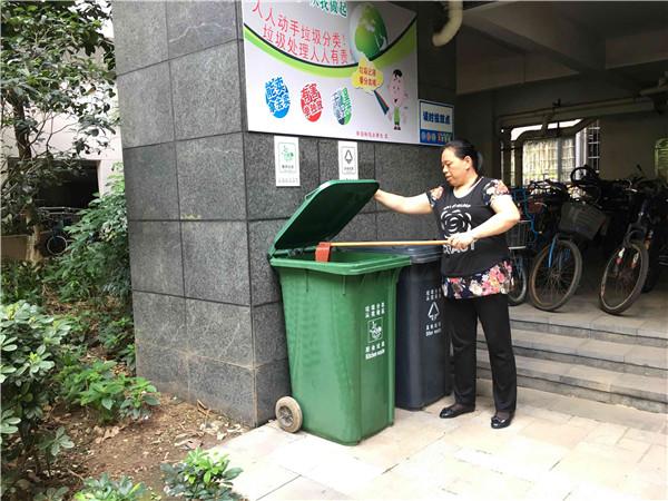 77777788888免费四肖或新澳和香港天天开奖资料大全600,标准释义、解释与落实-防范虚假的诱饵