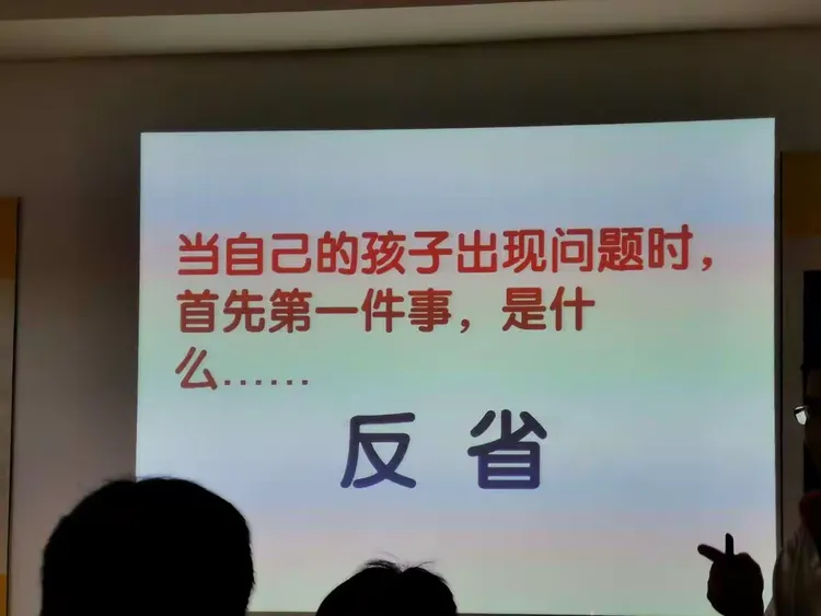 澳门蓝月亮免费资料大全,免费资料大全正版免费资料大全_触动人心的个案;是否让你开始反思、定量解释落实